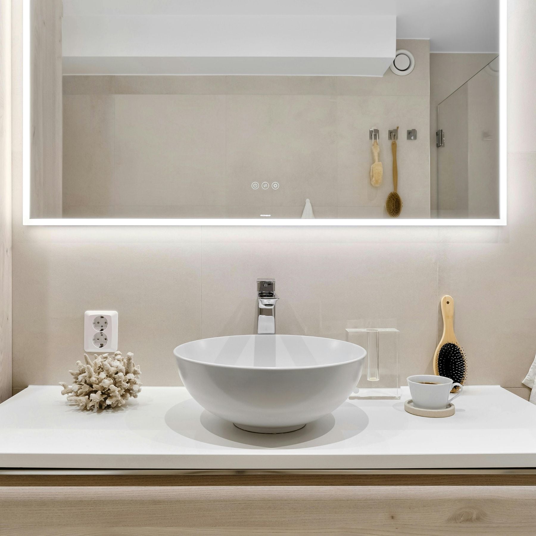 Premium battery-powered electronic single water sink tap with above-counter installation and adjustable water-saving flow limiter technology.